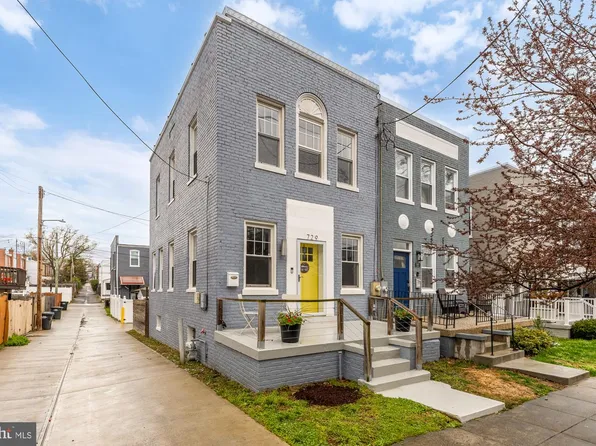 729 Roxboro Pl NW, Washington, DC 20011