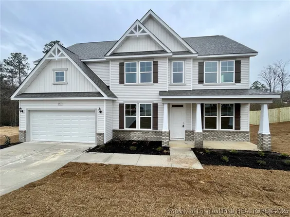 594 Southerland Peak Dr, Raeford, NC 28376