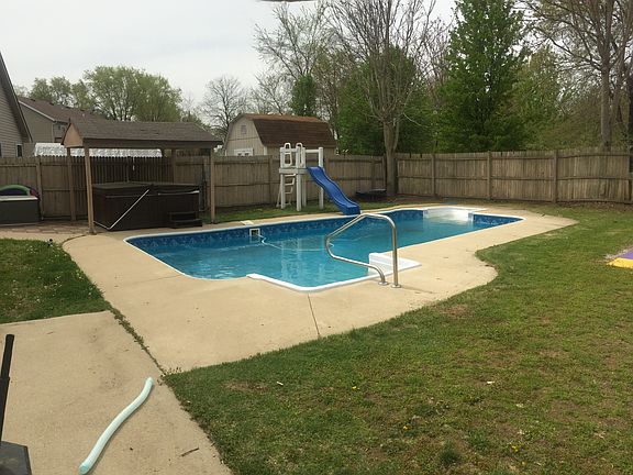 4th image of 204 Arlington Dr
