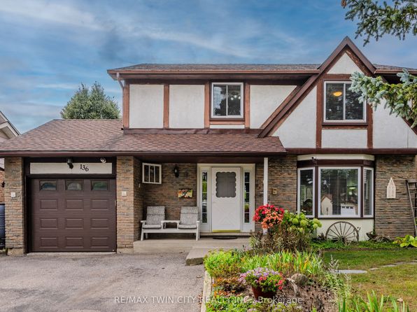 136 Saint Jerome Cres, Kitchener, ON N2C 2L2