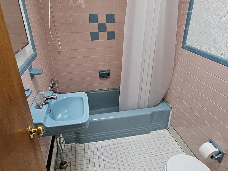 940 Oakmont St #2 — Photo 2