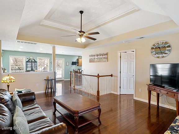 5th image of 2031 Hearthside Cir
