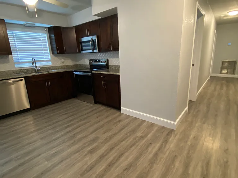 2931 W Palmetto St — Photo 5