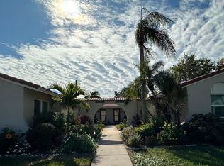 2105 Pueblo Cir, Sarasota, FL 34231