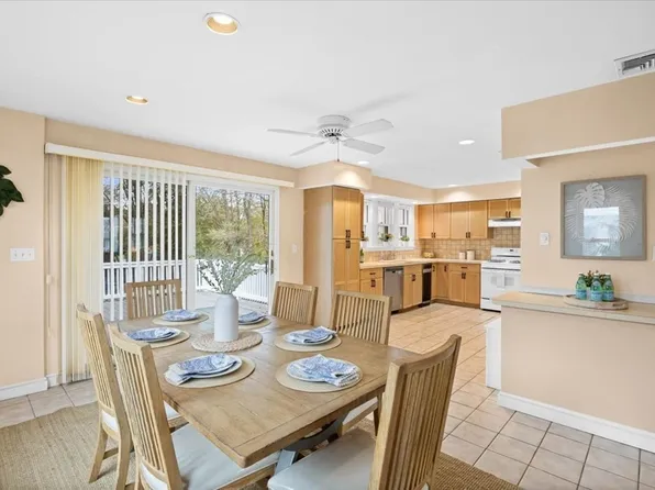 167 Samoset Ave, Hull, MA 02045