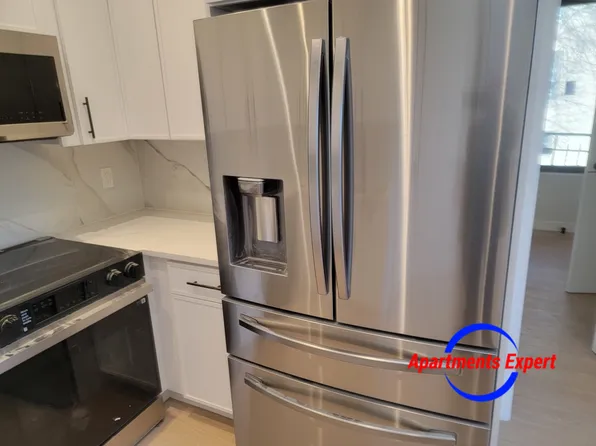 31-46 14th Street image 4 of 14