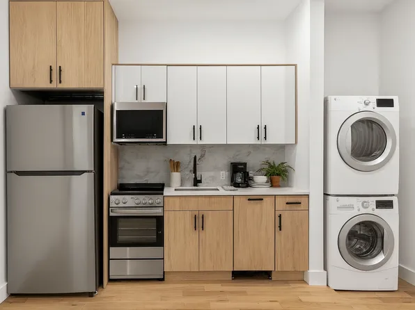 897 New York Avenue image 1 of 6