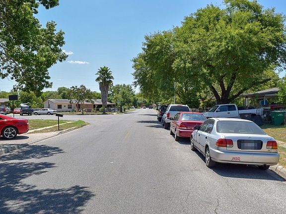 4th image of 1711 Arboleda St