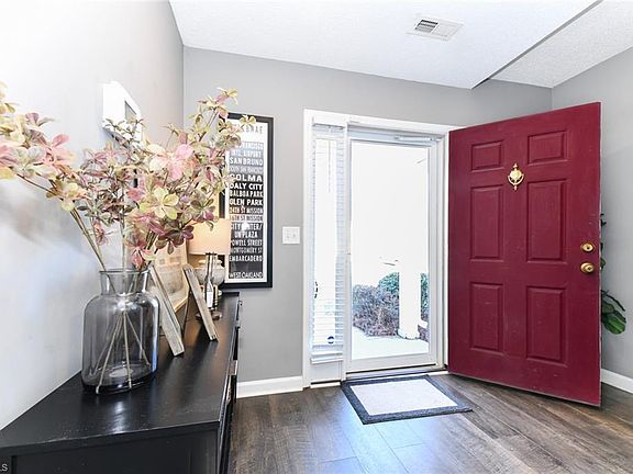 3rd image of 4432 River Forest Ln