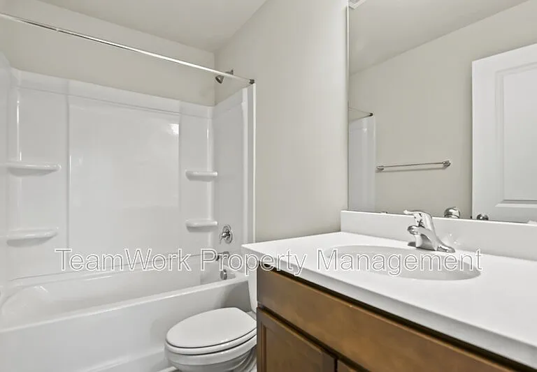 101 Langley Dr #B — Photo 15