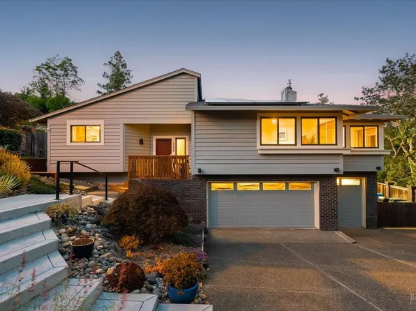 3224 Cobblestone Drive, Santa Rosa, CA 95404