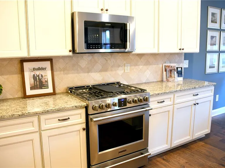 5730 Lanier Valley Pkwy — Photo 7