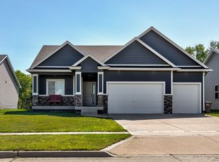 89 Mallard Pointe Dr NW, Bondurant, IA 50035