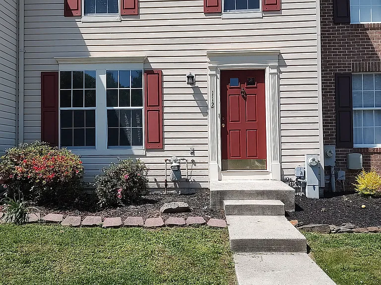 112 Paden Ct — Photo 2