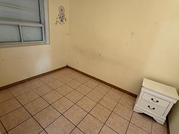 3rd image of 690 Jane St