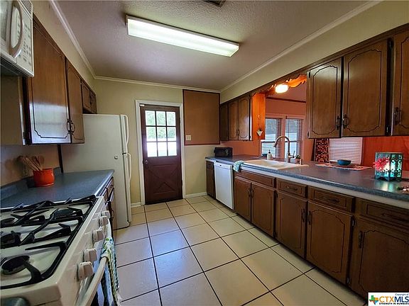3rd image of 2206 E Rosebud Ave