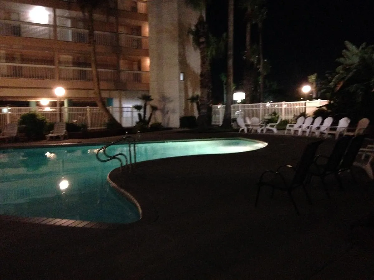 3938 Surfside Boulevard — Photo 4