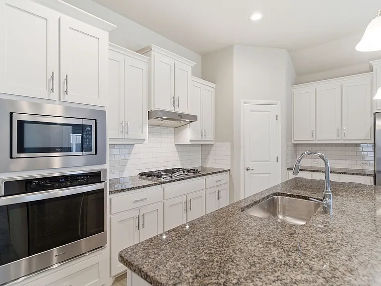 1017 Almond St — Photo 5