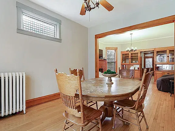 3 bed, 1300 sqft, $2,100 — Photo 4
