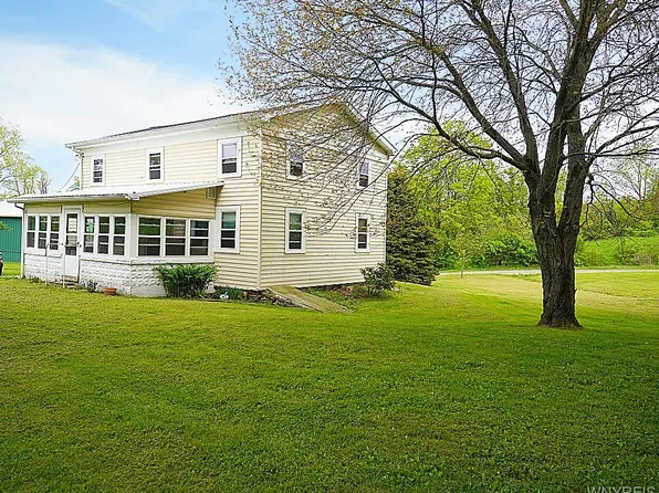 4096 Four Rod Rd, East Aurora, NY 14052