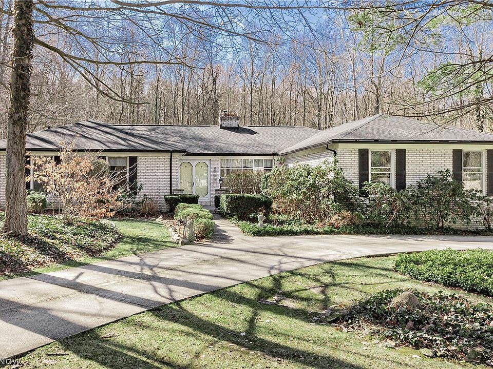 1st image of 14988 Surrey Downs Dr