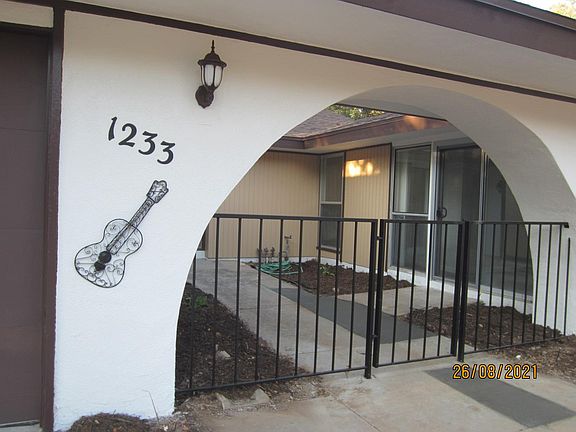 5th image of 1233 W Avila Dr