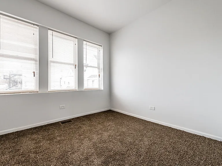 1509-11 S Kenneth Ave — Photo 5