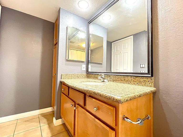 1020 La Terraza Cir #306 — Photo 29