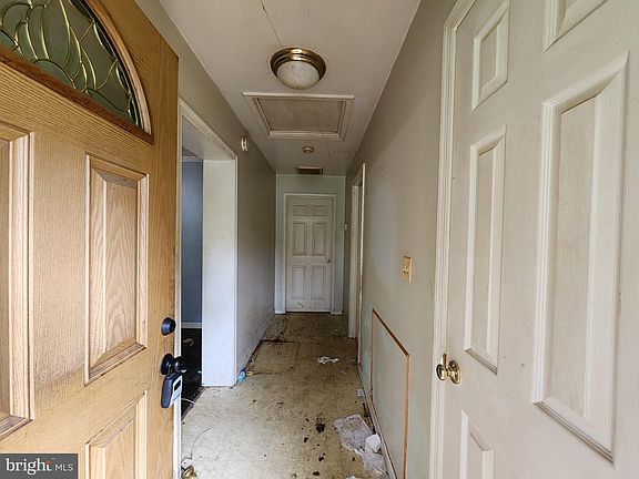 2nd image of 415 Twin Arch Rd