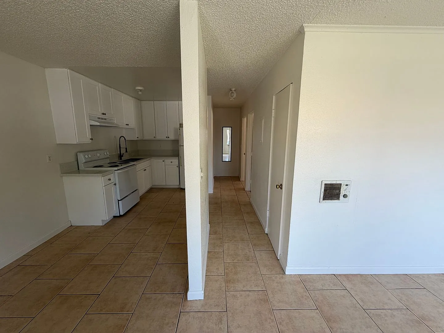 3205 312 W. Roschelle Ln, #A D — Photo 3