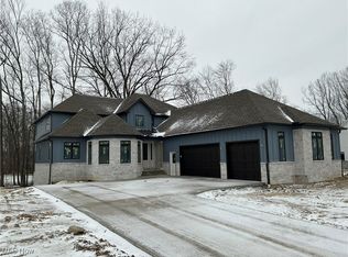 830 Club Dr W, Aurora, OH 44202