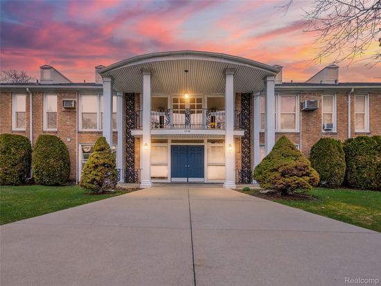 2230 W 14 Mile Rd APT 31, Royal Oak, MI 48073