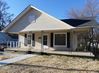 630 S Hoskins Rd, Charlotte, NC 28208