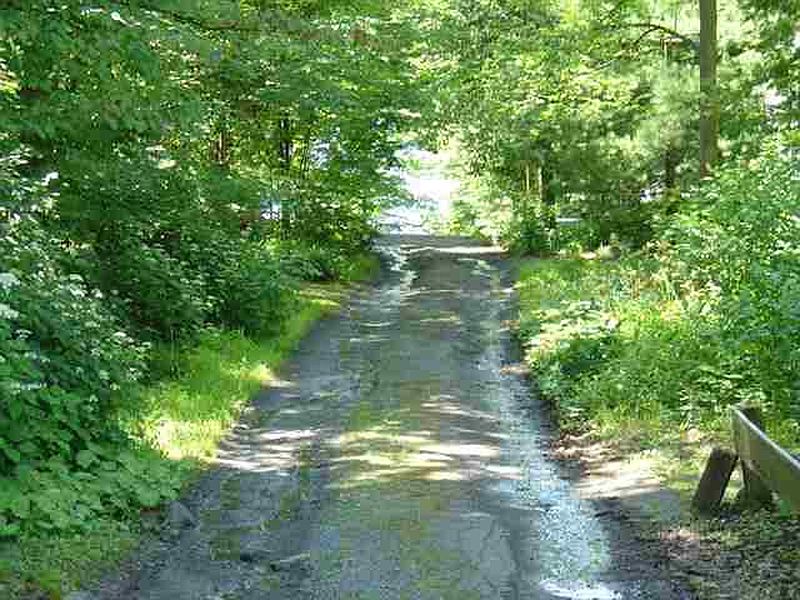 4th image of 3809 E SHORE Road