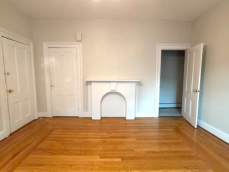 140 Lawrence St #1 — Photo 8