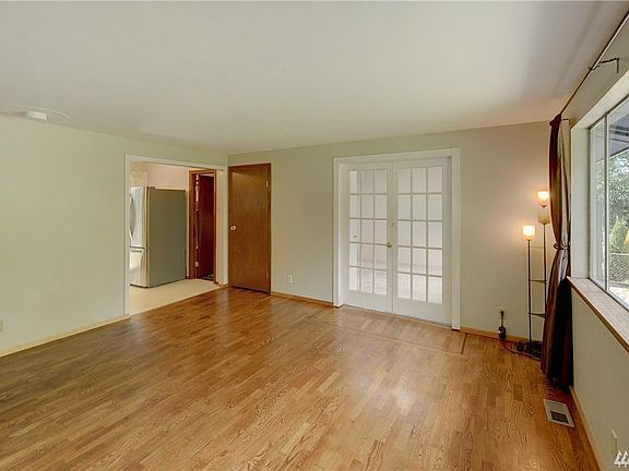 5th image of 5920 178th St SW