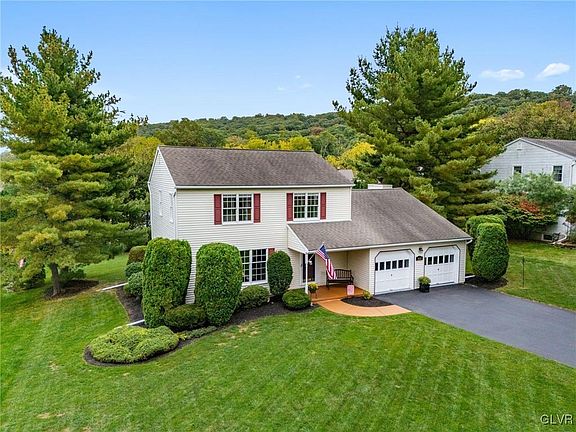 2nd image of 1605 Arrowwood Dr
