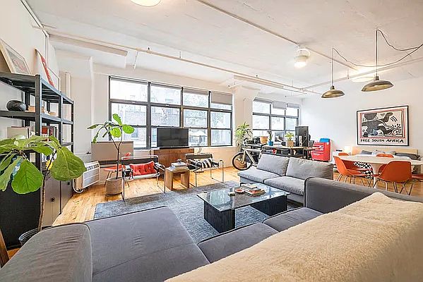 1st image of 315 Berry St APT 109