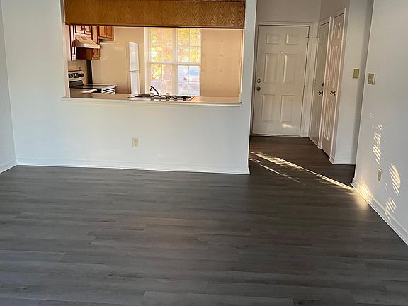 4th image of 615 Woodberry Dr