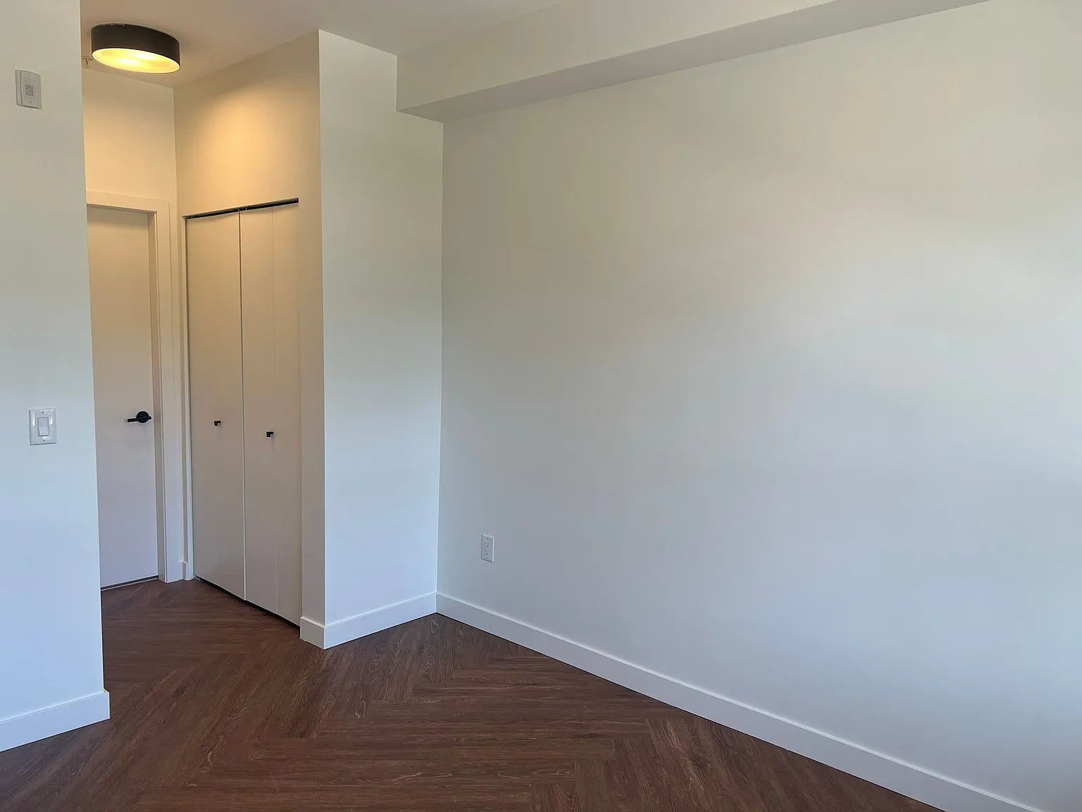 3229 Saint Johns Street Port Moody — Photo 4