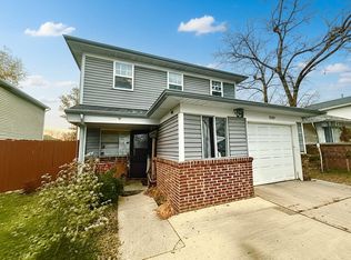 217 Far Hills Dr, Bolingbrook, IL 60440