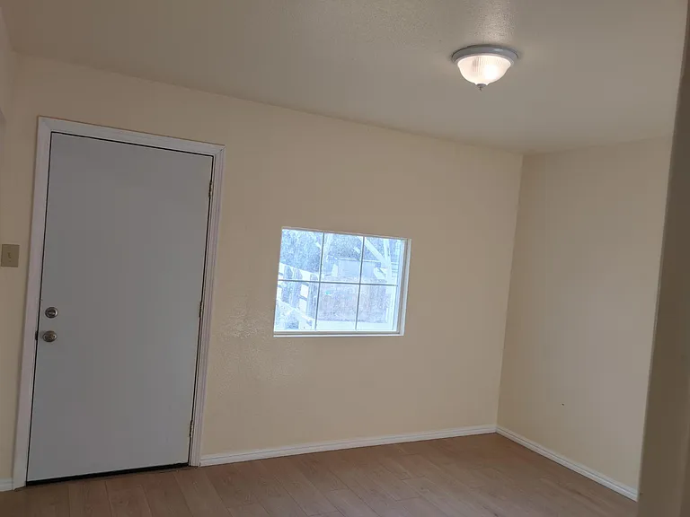14541 Lakeshore Dr #6 — Photo 7