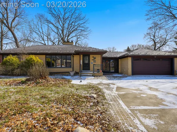 6006 Rosetta St, Dearborn Heights, MI 48127