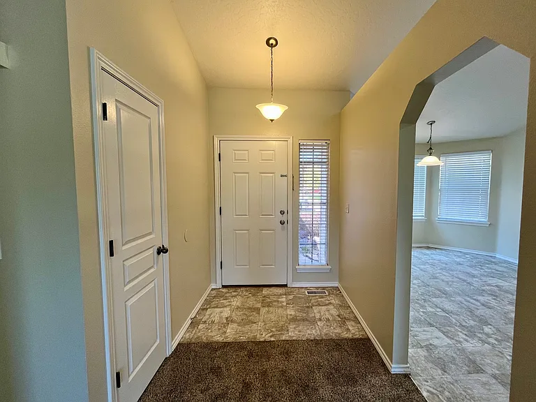 16426 N Asbury Dr — Photo 4
