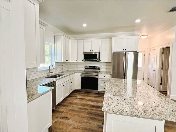 3 Kitchen with appliances_01192026