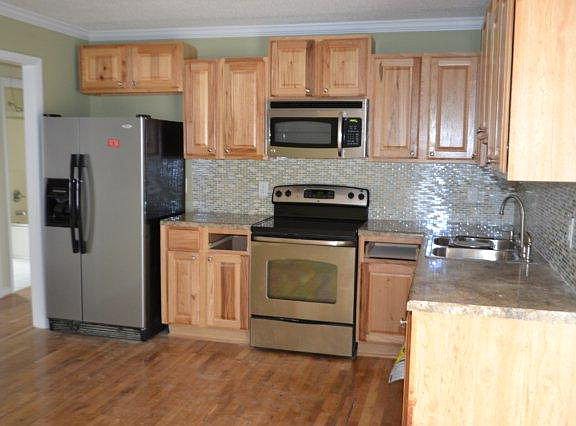 3rd image of 325 McConnell St