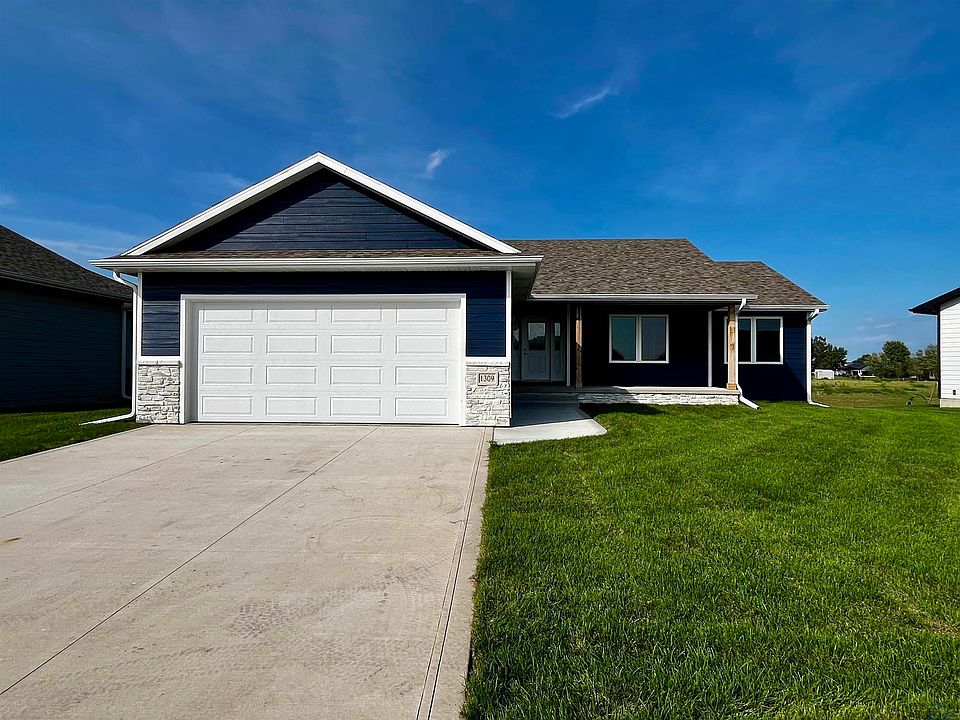 1st image of 1309 Country Club Dr
