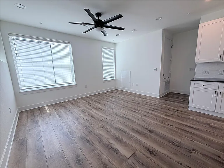 1417 Kramer Ln #2 — Photo 8