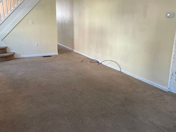 5th image of 1240 Elm St