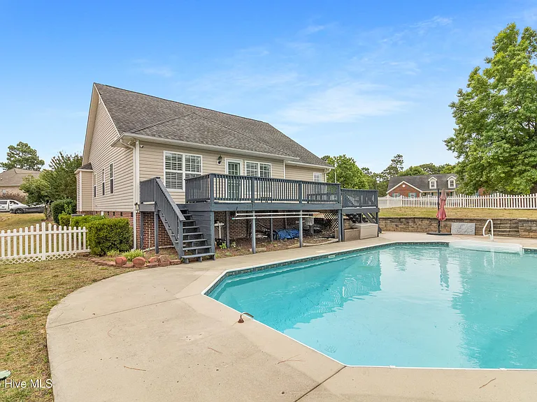 108 Camberly Ln — Photo 39